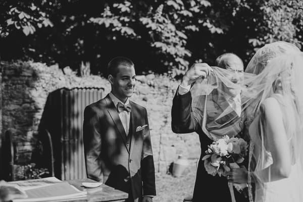 wedding photographer - Ireland-Roundwood house-16