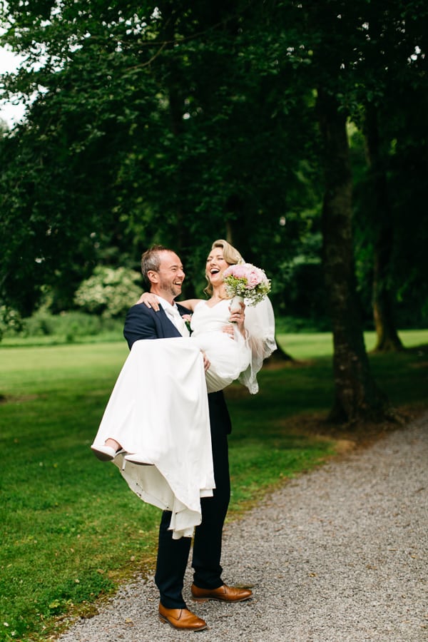 Laura & Matt creative wedding photographers UK-7
